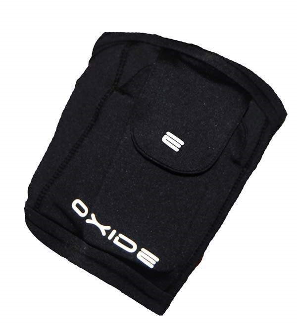 OXIDE - kapsa na mobil pro sportovce - černá
